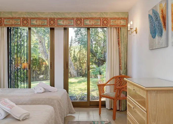 With Private Pool And Garden In * ماربيا