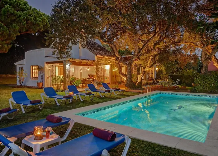 With Private Pool And Garden In فيلة